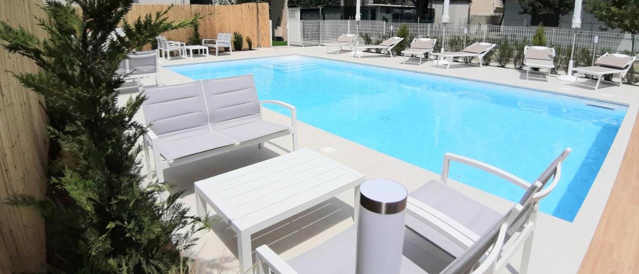Hotel Ermeti B&B Brunch Riccione Exteriör bild