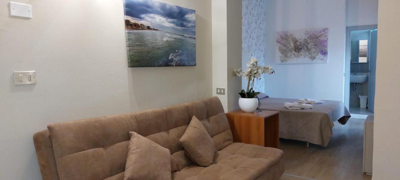 Hotel Ermeti B&B Brunch Riccione Exteriör bild