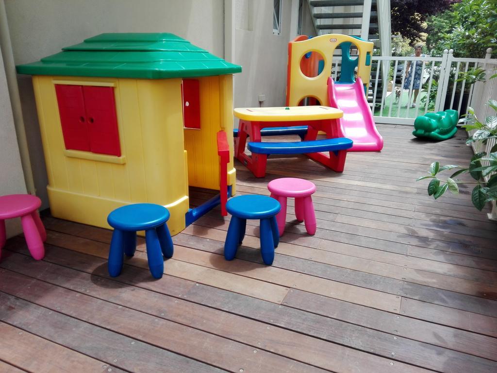 Hotel Ermeti B&B Brunch Riccione Exteriör bild